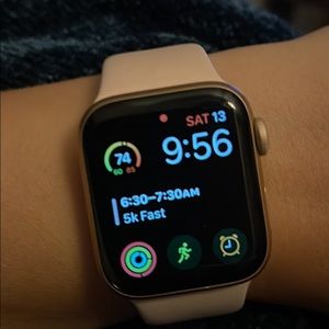 Apple Watch Series 5 Aluminum 40mm